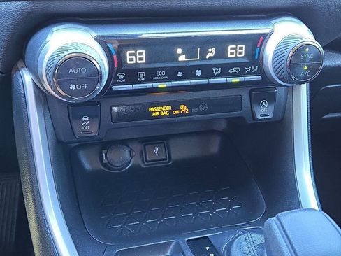 Used 2022 Toyota RAV4 XLE image 26