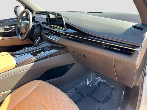 Used 2023 Cadillac Escalade Premium Luxury image 37
