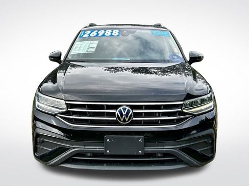 Used 2023 Volkswagen Tiguan SE image 2