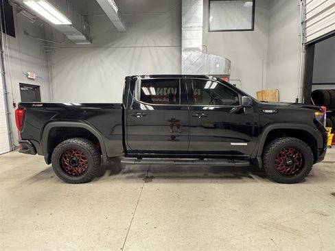 Used 2024 GMC Sierra 1500 Elevation w/ LPO, Elevation Black Package AWD/4WD image 9