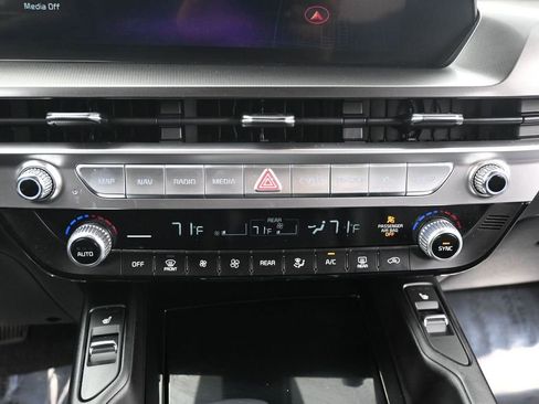Used 2025 Kia Telluride S FWD image 16