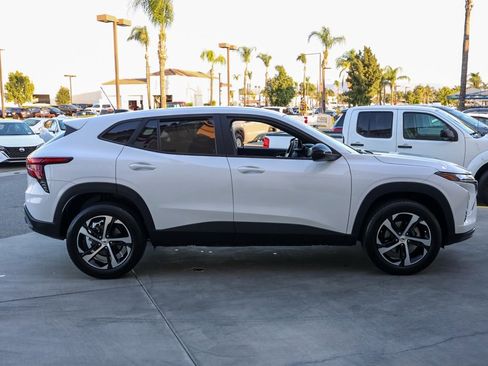 Used 2024 Chevrolet Trax RS w/ Driver Confidence Package image 3