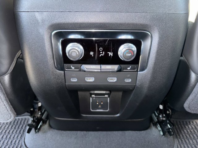 Used 2024 GMC Yukon Denali Ultimate AWD/4WD image 19