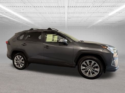 Used 2021 Toyota RAV4 XLE Premium AWD/4WD image 7