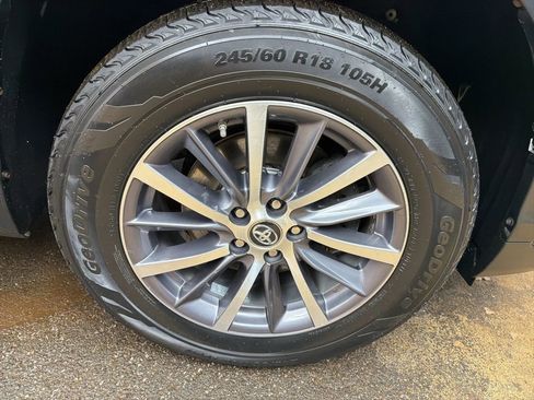 Used 2017 Toyota Highlander XLE image 36