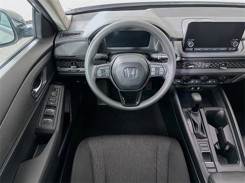 Certified 2025 Honda Accord SE image 4