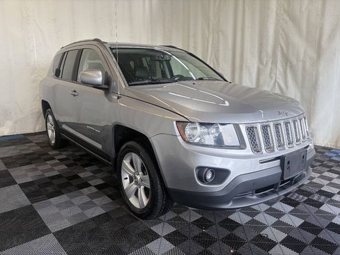 Used 2016 Jeep Compass Latitude AWD/4WD image 3