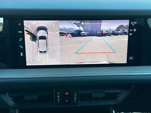 Used 2025 Porsche Cayenne image 60