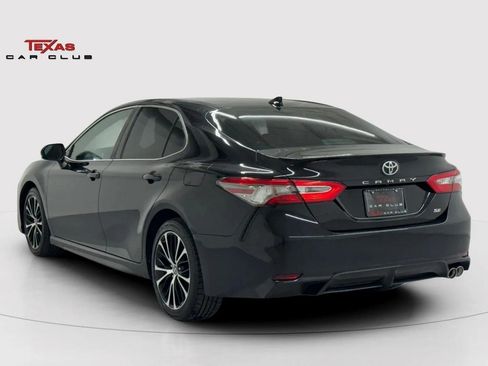 Used 2019 Toyota Camry SE image 6
