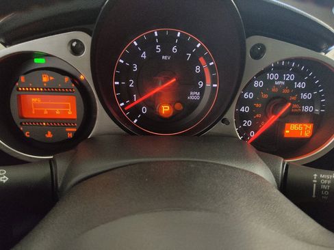 Used 2016 Nissan 370Z Roadster RWD image 23