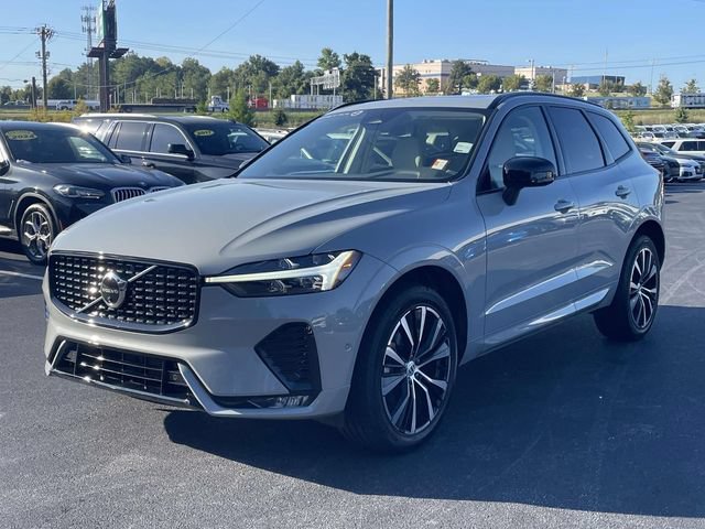 Certified 2024 Volvo XC60 B5 Plus AWD/4WD image 3