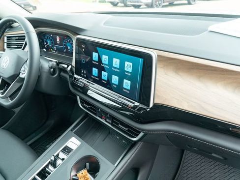 New 2026 Volkswagen Atlas SE FWD image 43