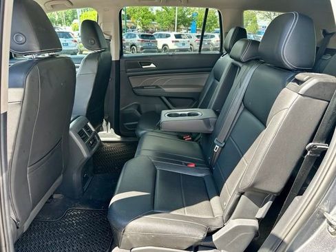 Used 2023 Volkswagen Atlas SE w/ Panoramic Sunroof Package AWD/4WD image 16