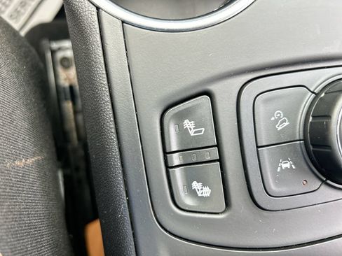 Used 2020 GMC Terrain SLE w/ Driver Convenience Package AWD/4WD image 27