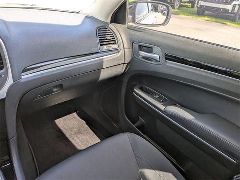 Used 2023 Chrysler 300 Touring w/ Sport Appearance Package image 16