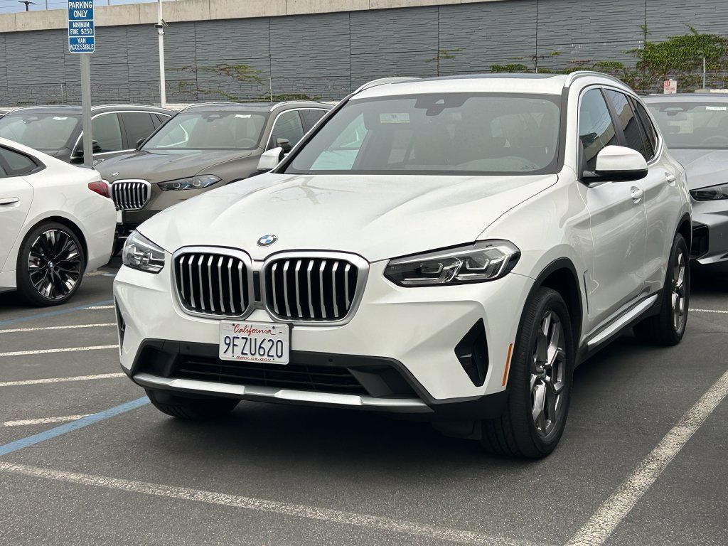 Used 2023 BMW X3 xDrive30i w/ Convenience Package AWD/4WD image 2