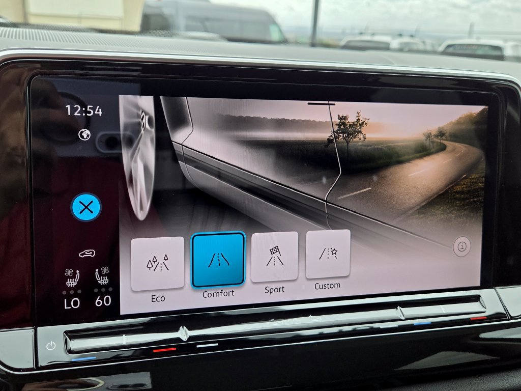 Certified 2026 Volkswagen Atlas SE FWD image 26