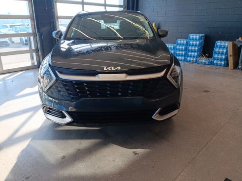 Used 2024 Kia Sportage LX image 3