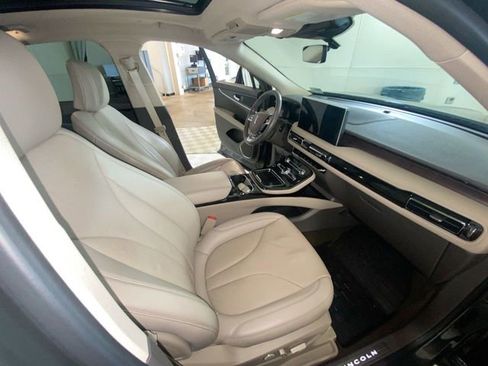 Used 2023 Lincoln Nautilus Reserve AWD/4WD image 38