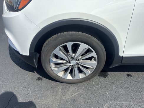 Used 2020 Buick Encore Preferred FWD image 10