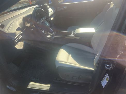 Used 2024 Volkswagen ID.4 S image 7