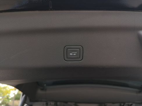 Used 2025 GMC Yukon AT4 w/ AT4 Premium Package AWD/4WD image 33