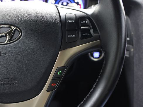 Used 2015 Hyundai Genesis 3.8 image 12