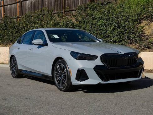 New 2026 BMW 530i w/ M Sport Package image 2