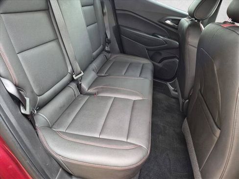 Used 2024 Chevrolet Trax RS w/ Sunroof Package FWD image 19