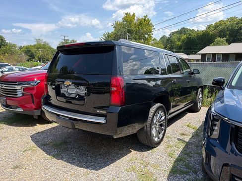 Used 2017 Chevrolet Suburban Premier AWD/4WD image 3