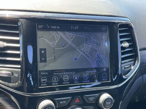 Used 2019 Jeep Grand Cherokee Laredo w/ Laredo X Package RWD image 18