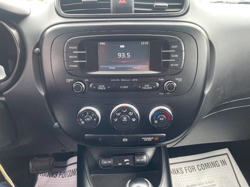 Used 2016 Kia Soul + FWD image 16