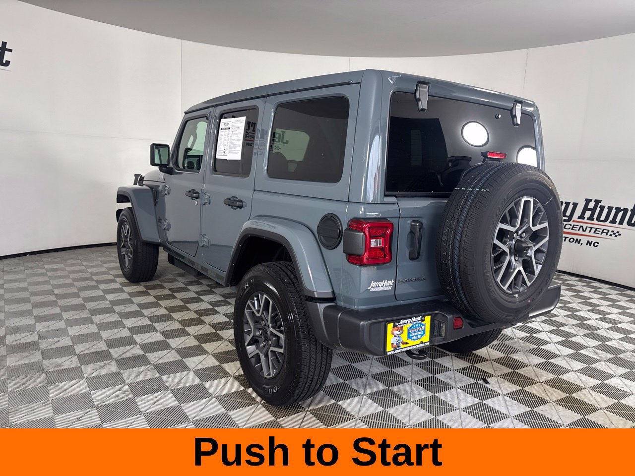 Used 2026 Jeep Wrangler Unlimited Sahara AWD/4WD image 9