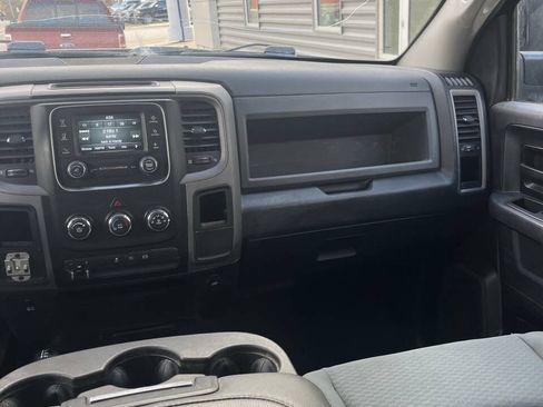 Used 2017 RAM 3500 Tradesman w/ Chrome Appearance Group AWD/4WD image 11