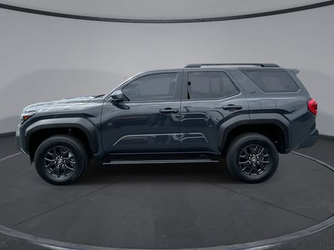 Used 2026 Toyota 4Runner SR5 AWD/4WD image 5