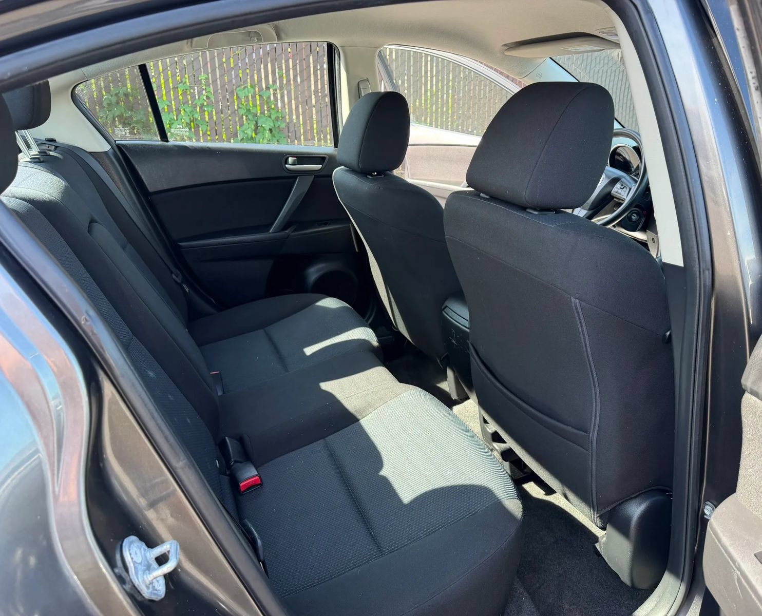 Used 2010 MAZDA MAZDA3 i Touring FWD image 11