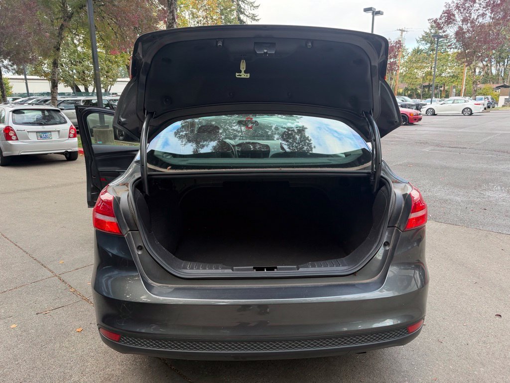 Used 2017 Ford Focus SE FWD image 14