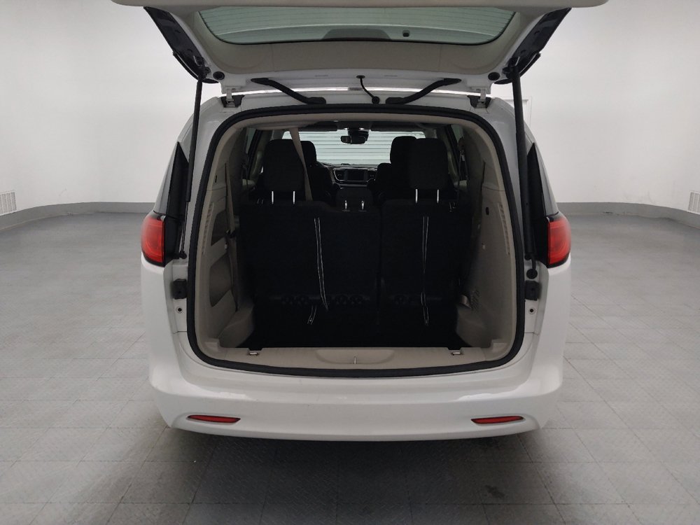 Used 2023 Chrysler Voyager LX FWD image 29