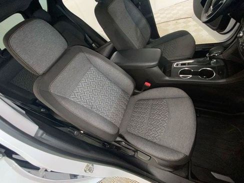 Used 2023 Chevrolet Equinox LT FWD image 18