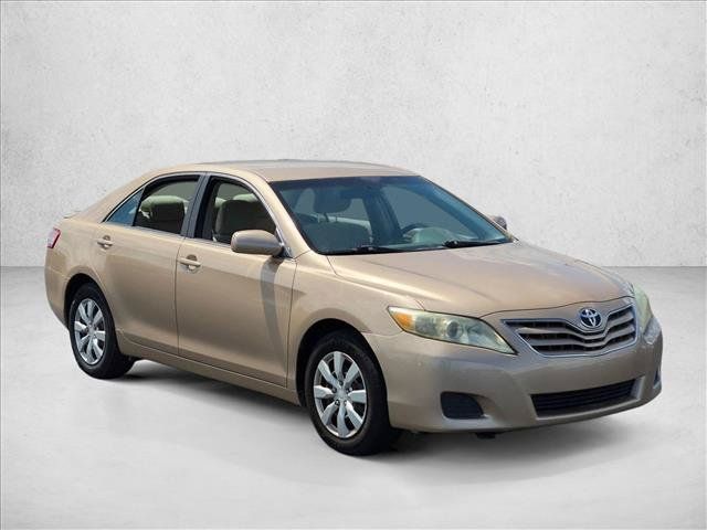 Used 2011 Toyota Camry LE FWD image 3