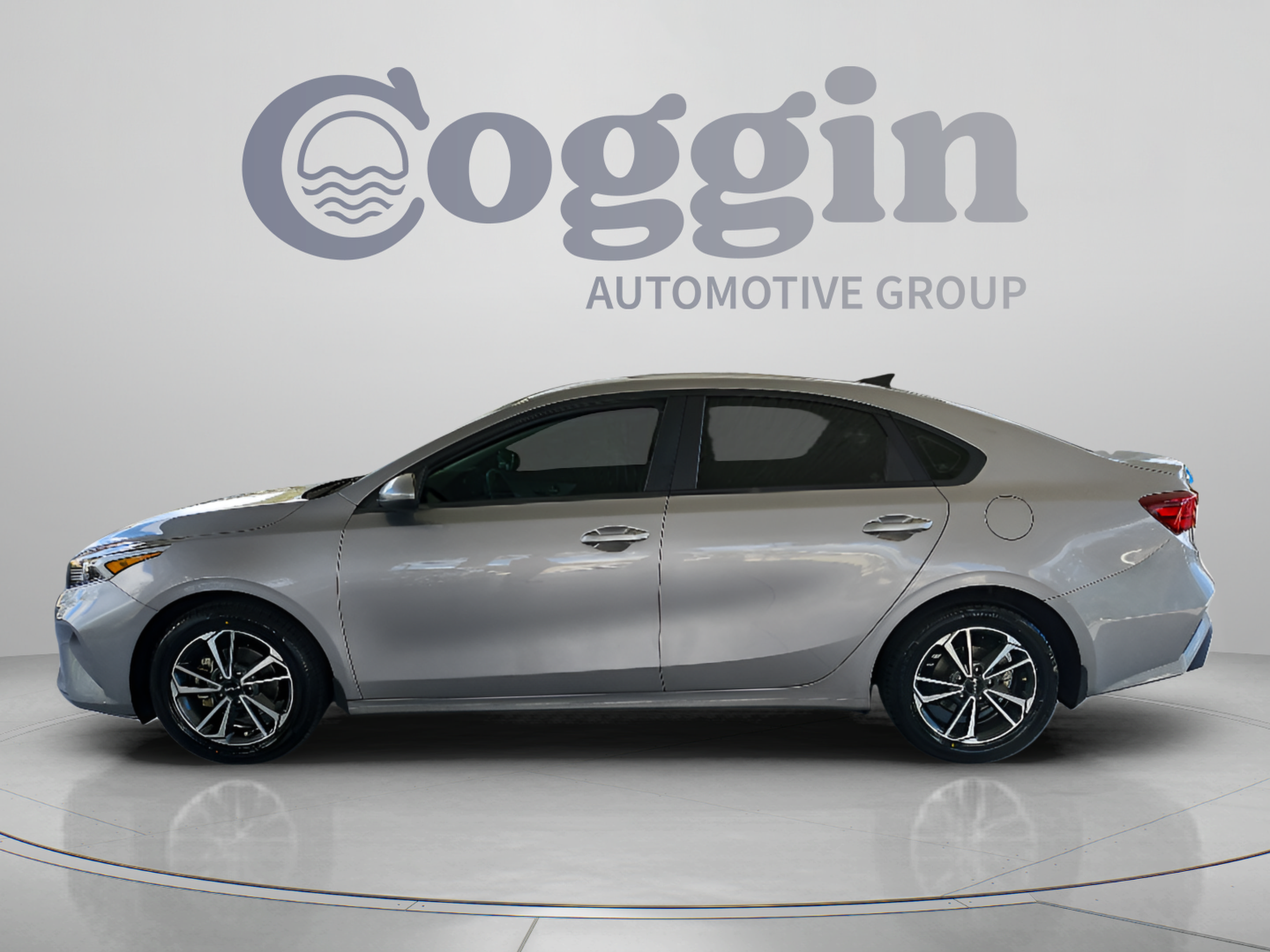 Used 2023 Kia Forte LXS FWD image 2