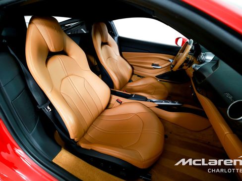 Used 2020 Ferrari F8 Tributo RWD image 19