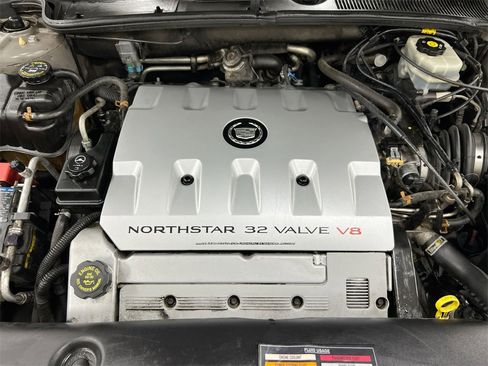 Used 2002 Cadillac De Ville DTS w/ Premium Equipment Pkg image 24