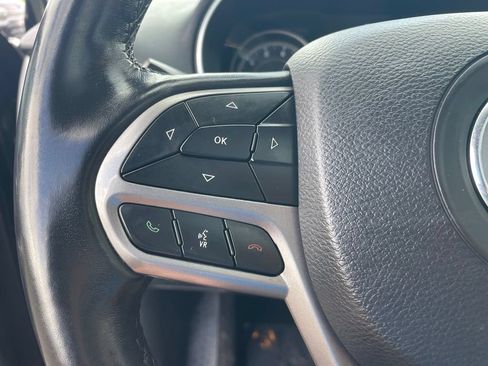 Used 2019 Jeep Cherokee Limited AWD/4WD image 32