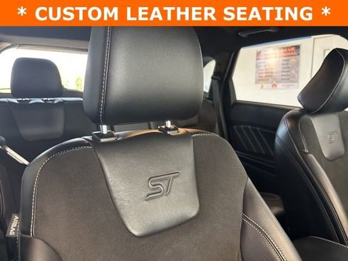 Used 2022 Ford Edge ST image 28