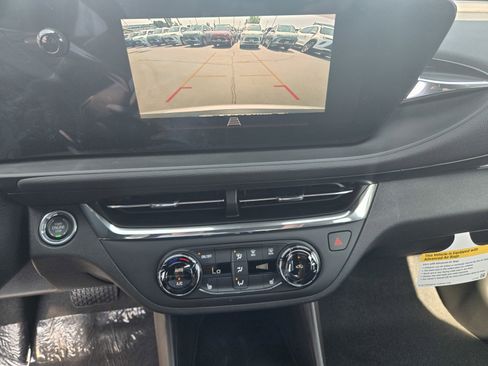 New 2025 Buick Envista Preferred w/ Convenience I Package image 9