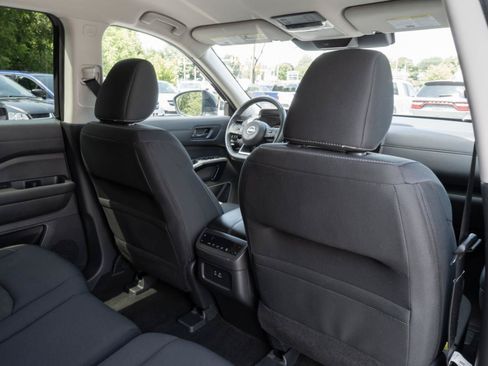 Used 2024 Nissan Pathfinder SV w/ Black Appearance Package AWD/4WD image 29