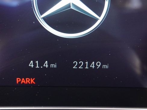 Used 2024 Mercedes-Benz GLC 300 image 8