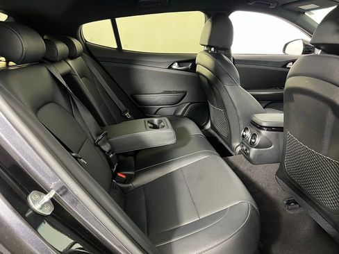 Used 2021 Kia Stinger GT-Line image 29