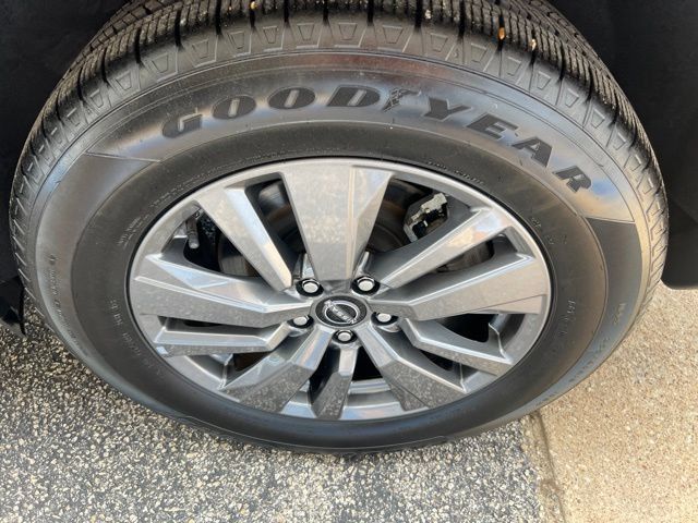 Used 2024 Nissan Pathfinder SV FWD image 7